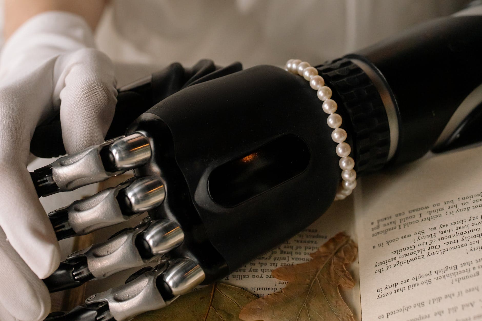 silver and black hair clip